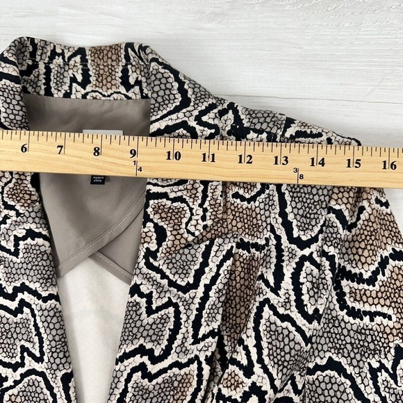Cabi Python Snake Print Double Breasted Blazer Ponte Knit Size 4 Gray Stretch - Picture 10 of 16